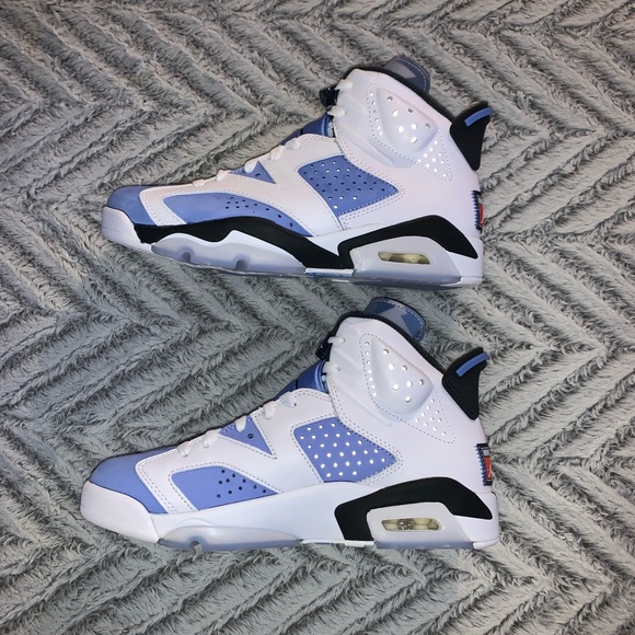 UNC Jordan 6’s - Picture 2 of 7
